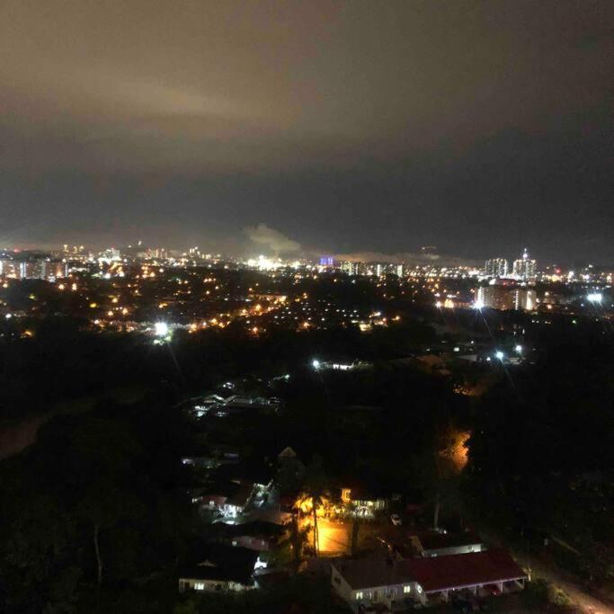 Mishal'S Homestay-Vista Bangi Studio Service Apartment Kajang Eksteriør billede