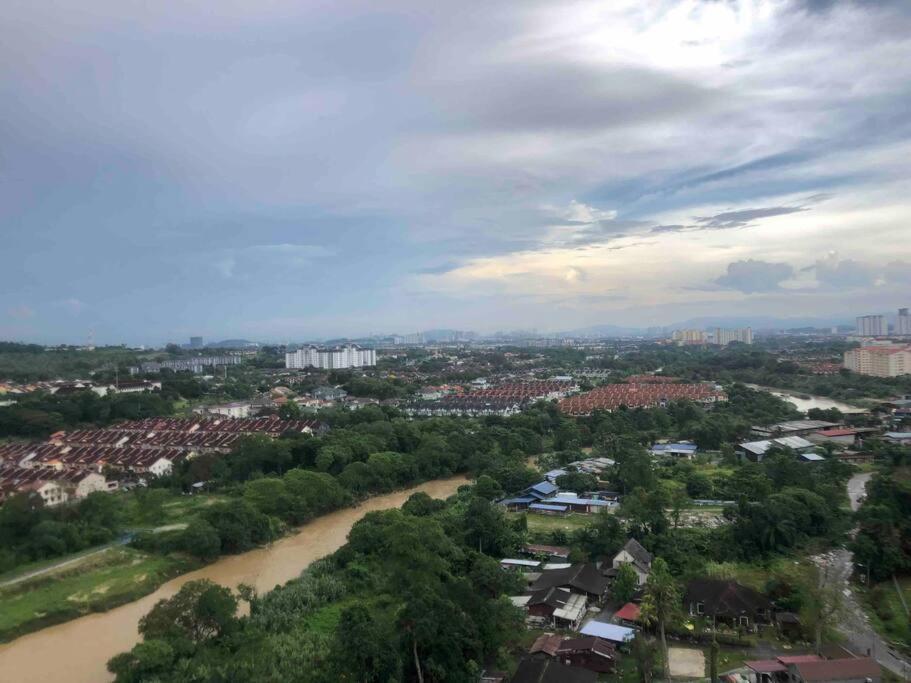 Mishal'S Homestay-Vista Bangi Studio Service Apartment Kajang Eksteriør billede